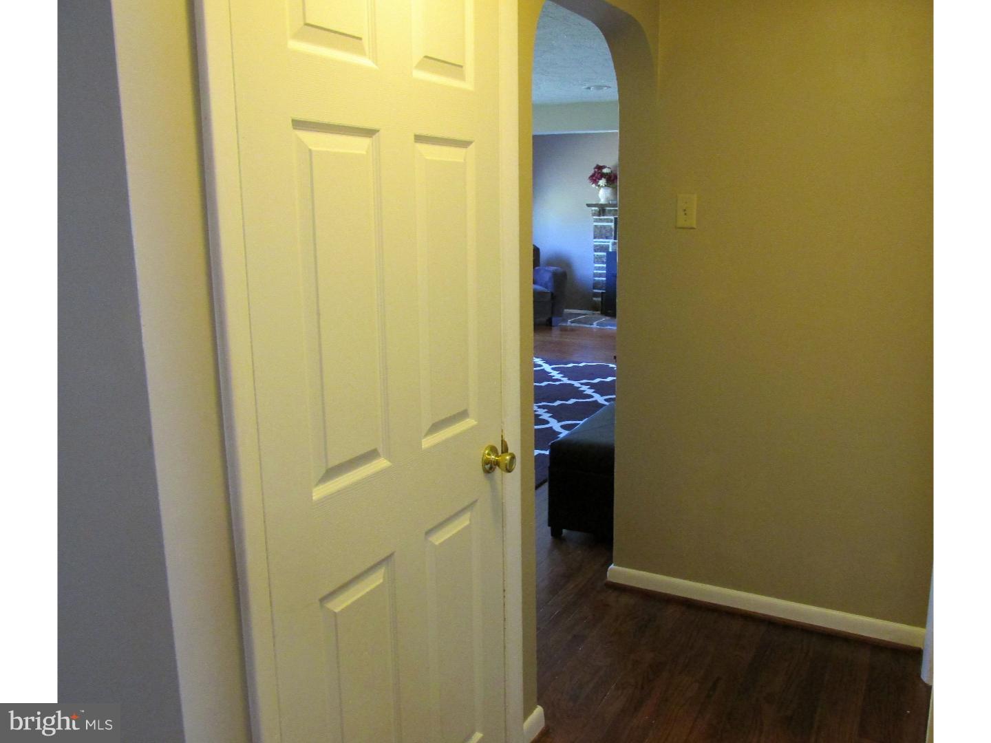 2500 Rhoads Road Gilbertsville, PA 19525 - Photo 8 of 22 Hallway