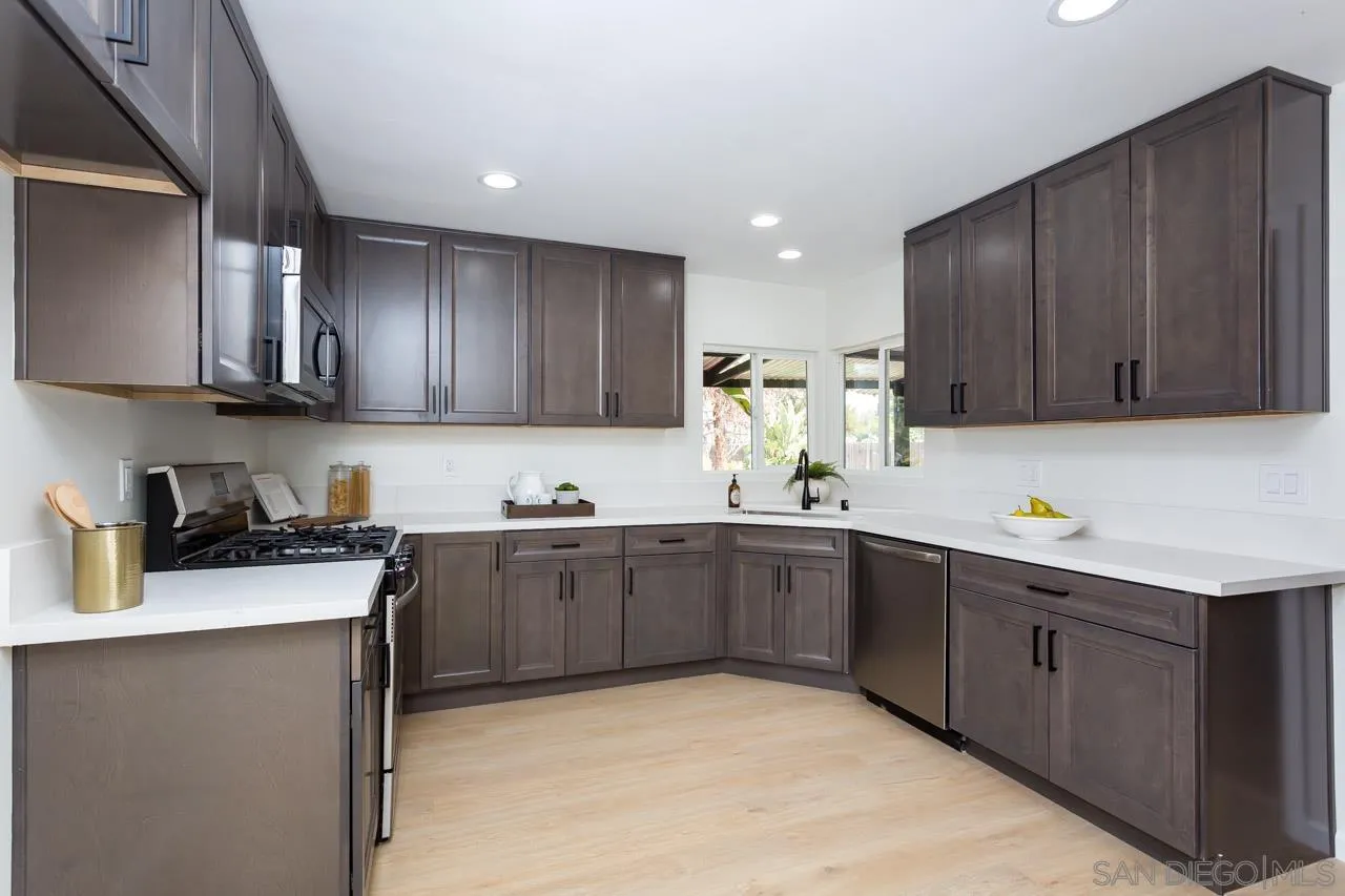 509 Smilax Road Vista, CA 92081 - Photo 6 of 29 Gallery Image 6