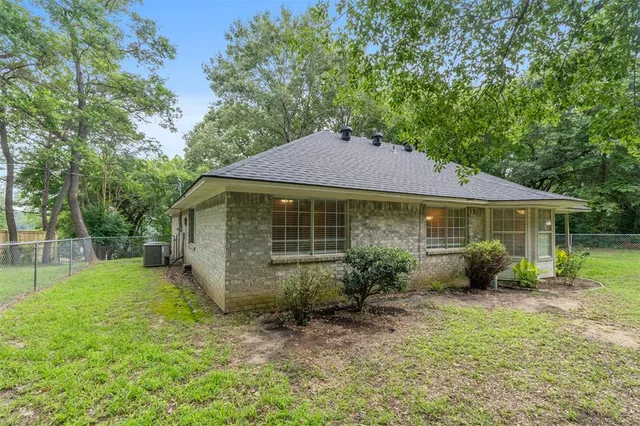 $285,000 | 12752 Honeysuckle Circle, Eustace, TX 75124