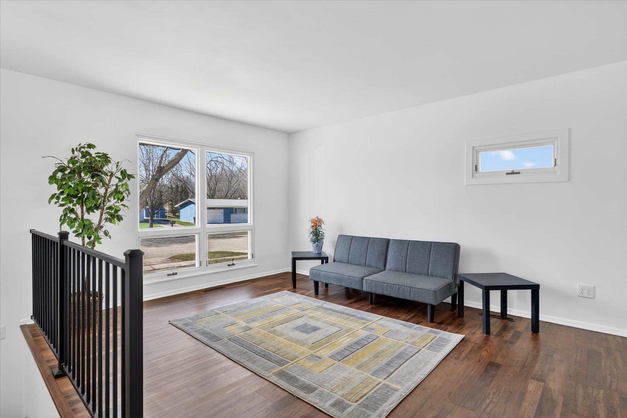 2043 Linway Drive Beloit, WI 53511 - Photo 8 of 59