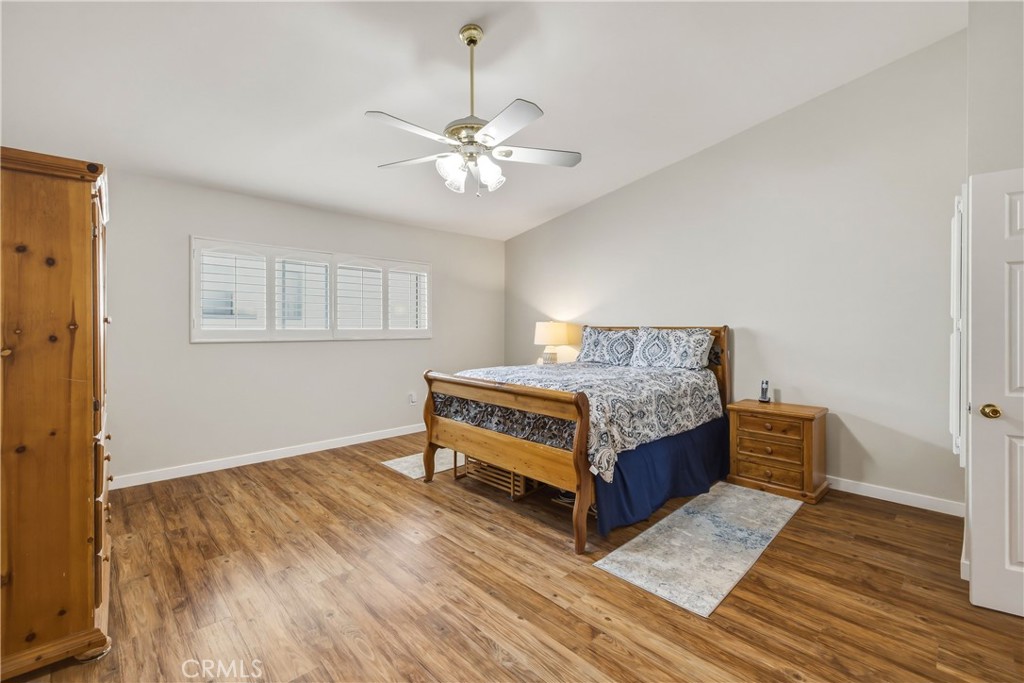 2615 Ruhland Avenue, Unit 15 Redondo Beach, CA 90278 - Photo 32 of 44 Primary bedroom