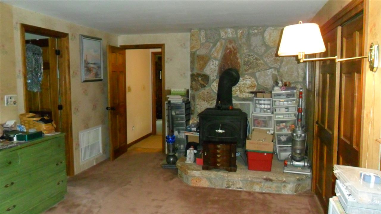 120 Lawrence Road Salem, NH 03079 - Photo 11 of 33