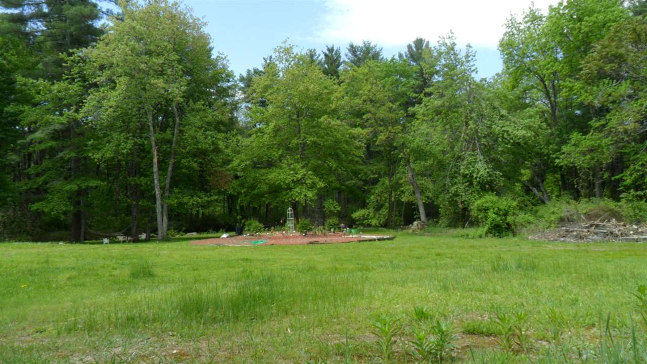 120 Lawrence Road Salem, NH 03079 - Photo 3 of 33