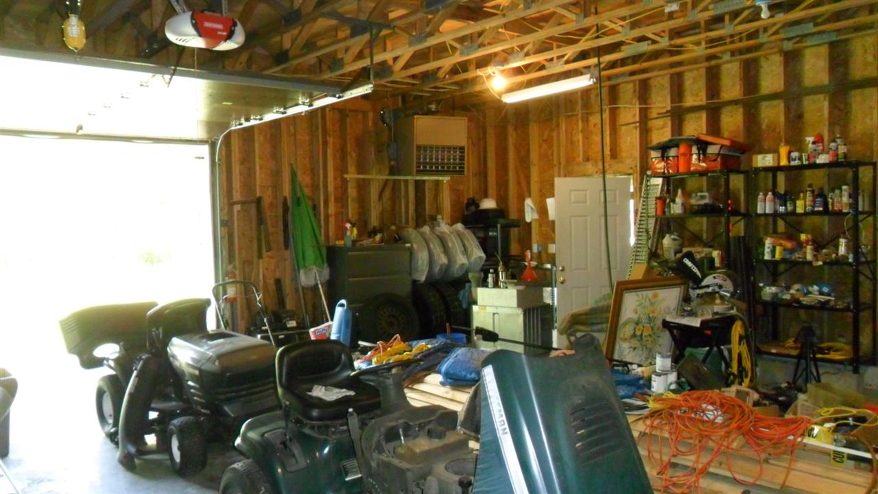 120 Lawrence Road Salem, NH 03079 - Photo 24 of 33
