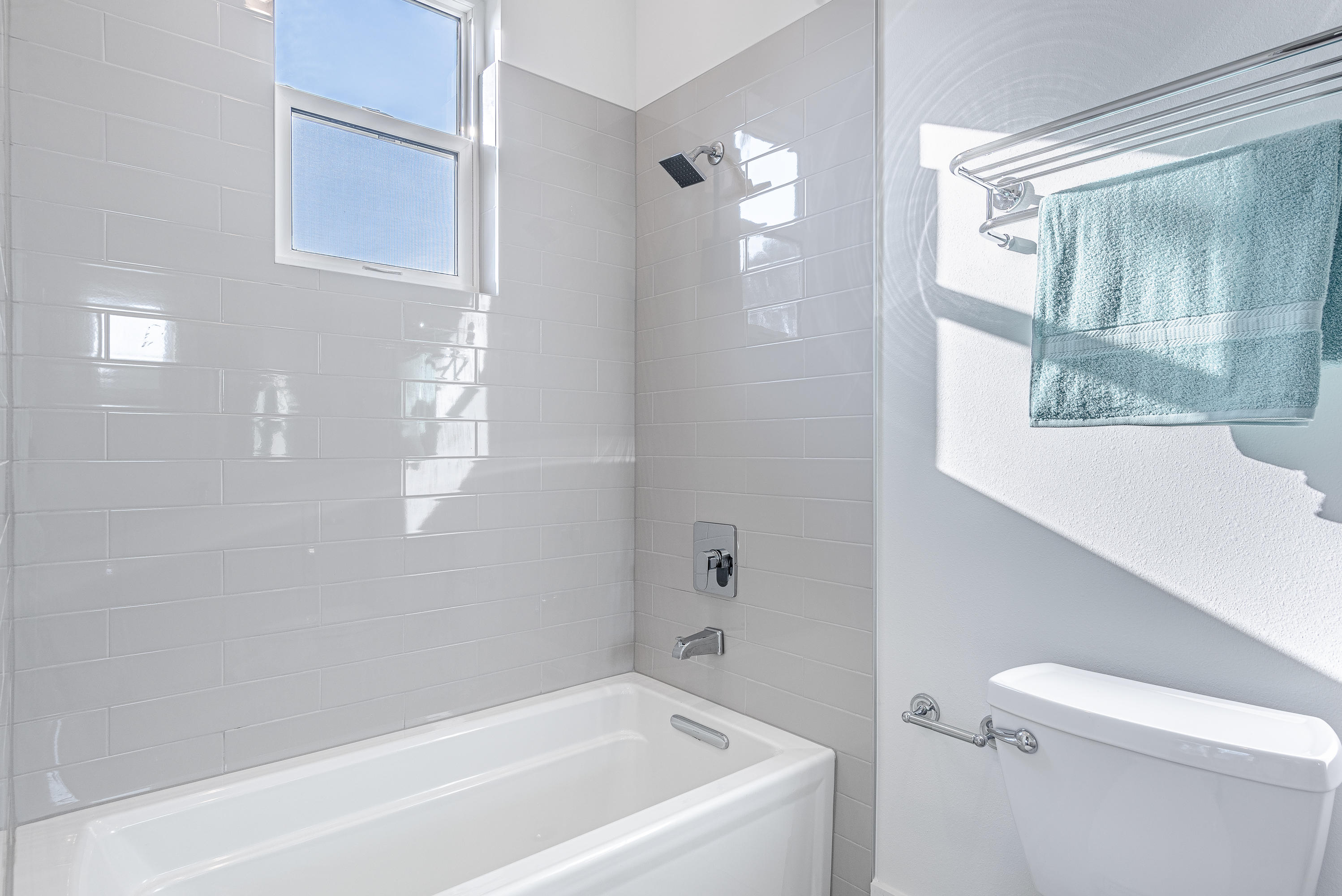 143 Marlberry Santa Rosa Beach Santa Rosa Beach, FL 32459 - Photo 41 of 53 a white bath tub sitting next to a white toilet