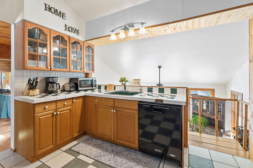 411 Levenseller Road Holden, ME 04429 - Photo 16 of 46 IMG_4053