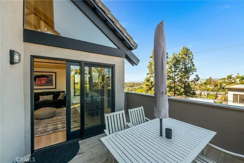 $1,995,000 | 1800 Silverwood Terrace, Los Angeles, CA 90026