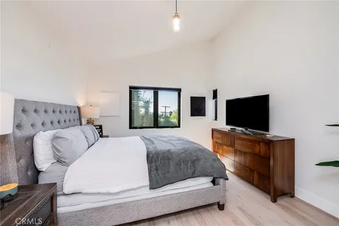 $1,995,000 | 1800 Silverwood Terrace, Los Angeles, CA 90026