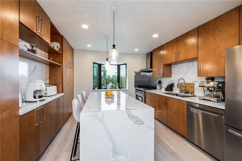 $1,995,000 | 1800 Silverwood Terrace, Los Angeles, CA 90026