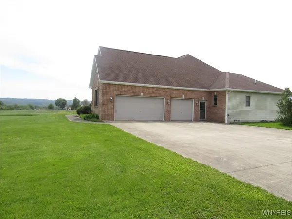 $549,900 | 3835 School Street, North Collins, NY 14057