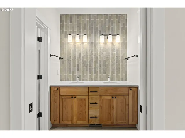 $749,000 | 5121 Southeast Mullan Street, Milwaukie, OR 97222