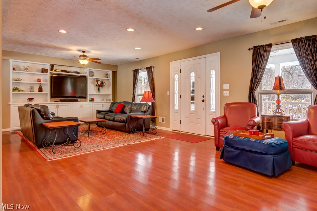 7635 Markell Road Willoughby, OH 44094 - Photo 3 of 25 Gallery Image 3