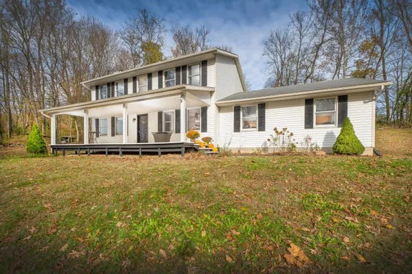 $460,000 | 24305 Coshocton Avenue, Howard, OH 43028