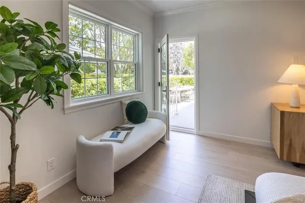 $5,000 | 4401 Moorpark Way, Toluca Lake, CA 91602