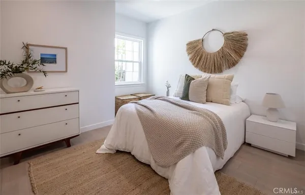 $5,000 | 4401 Moorpark Way, Toluca Lake, CA 91602