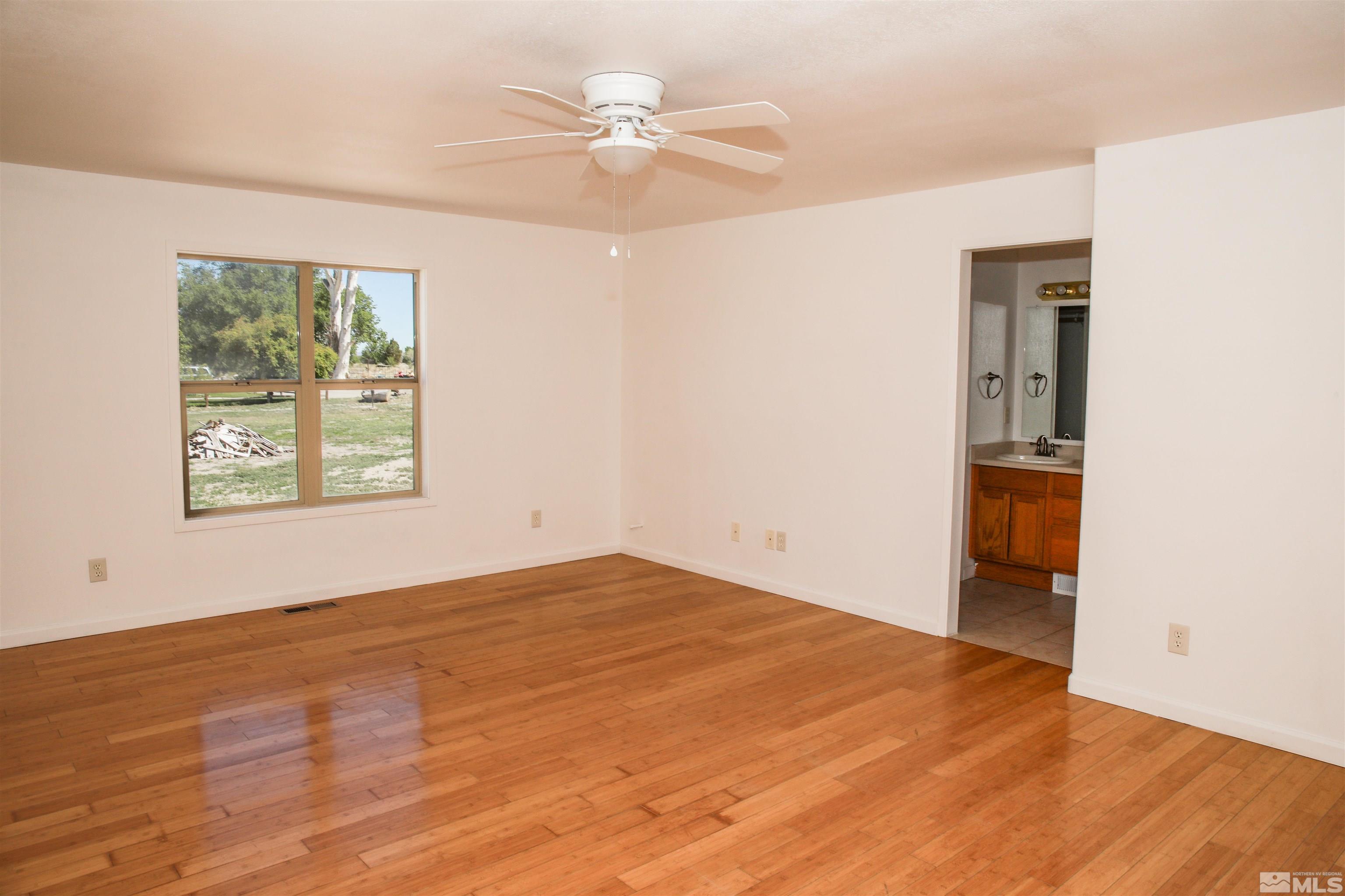 39 Baker Lane Yerington, NV 89447 - Photo 14 of 29 Photo 14