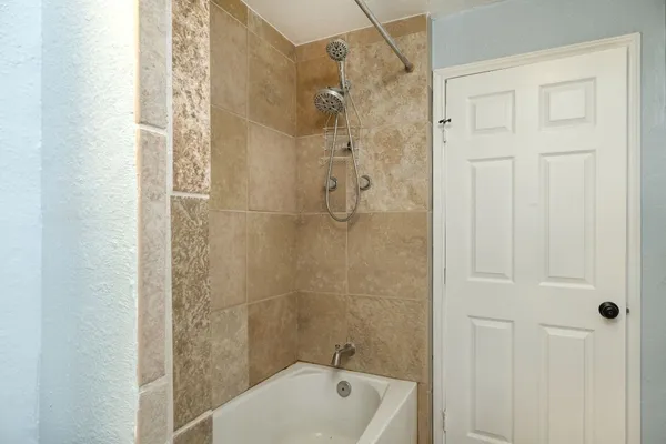 $3,975 | 20500 Keilman Lane, Pflugerville, TX 78660