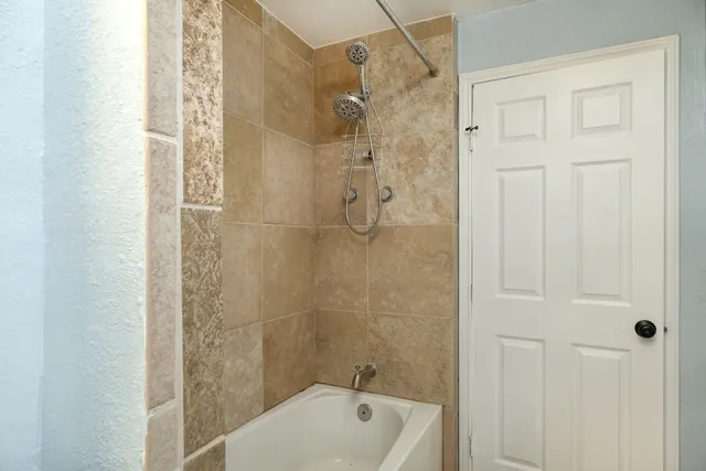 $3,975 | 20500 Keilman Lane, Pflugerville, TX 78660