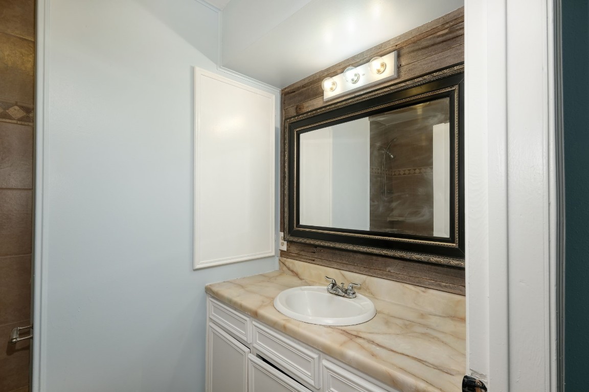 20500 Keilman Lane Pflugerville, TX 78660 - Photo 24 of 36 Upstairs Bedroom/Office One attached Bathroom