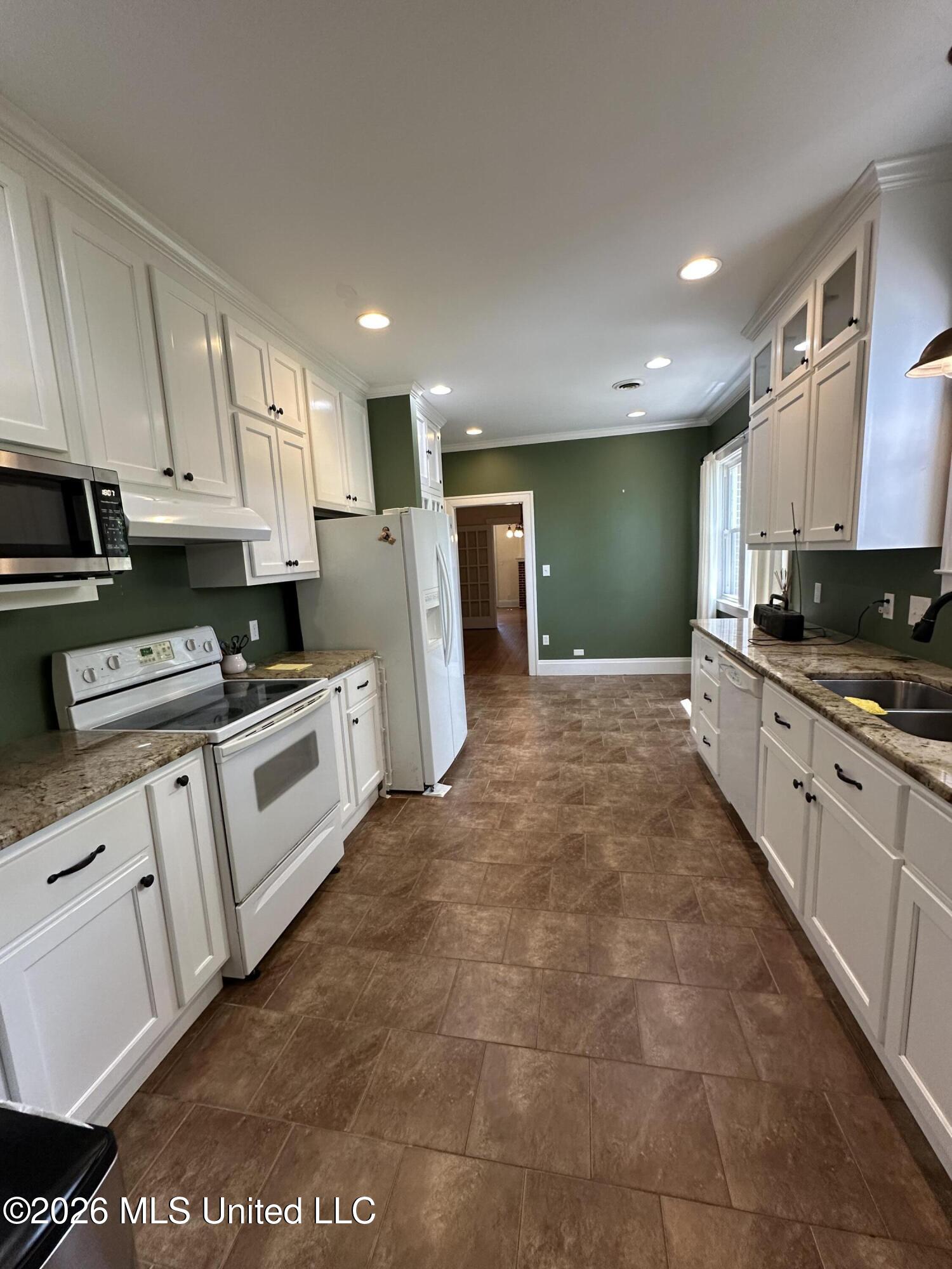114 South Stone Street Iuka, MS 38852 - Photo 6 of 11 IMG_2493