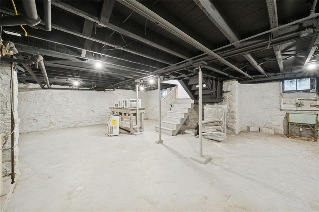 109 East Adams Avenue Vandergrift, PA 15690 - Photo 33 of 45