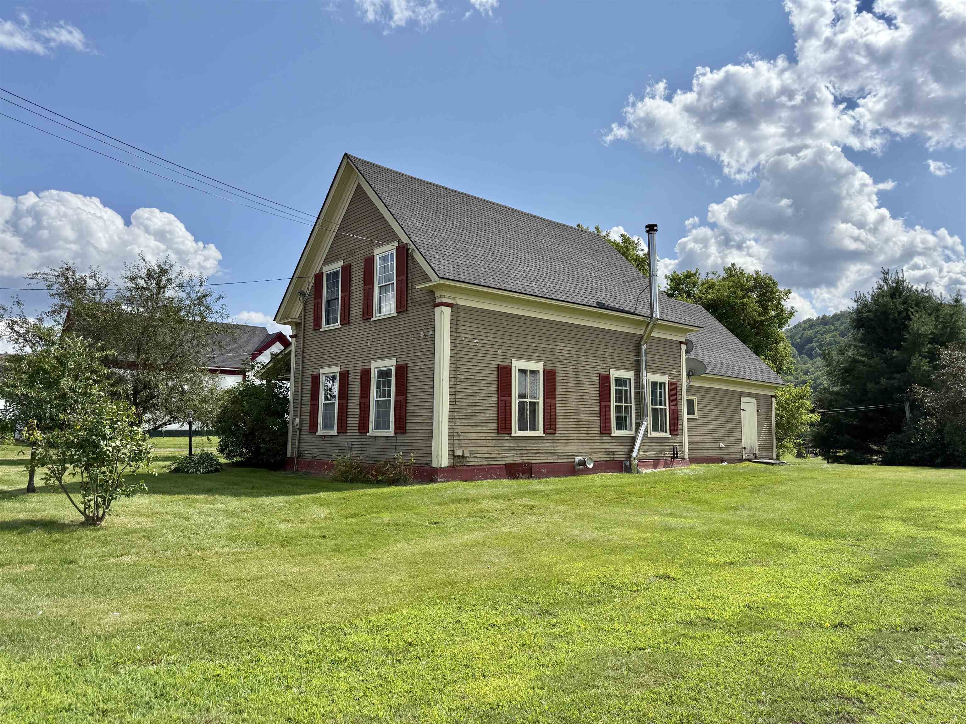 355 Gale Street Canaan, VT 05903 - Photo 2 of 51 Gallery Image 2