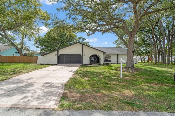 $424,900 | 2051 Laredo Avenue, Spring Hill, FL 34608