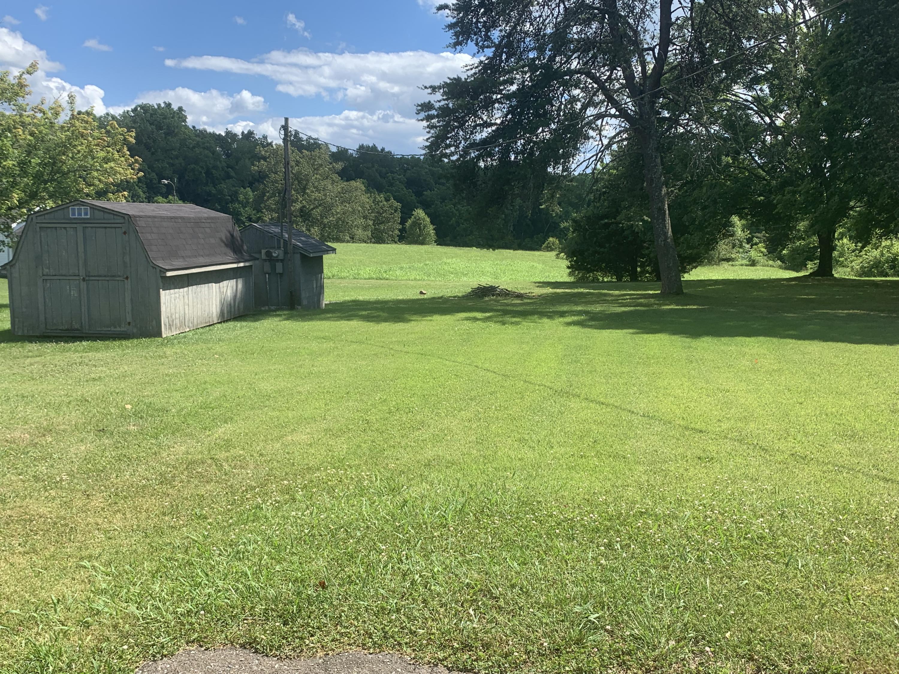1316 Smith School Road Kodak, TN 37764 - Photo 9 of 40 23253190-ABF3-4621-8008-AEDEECCC795F