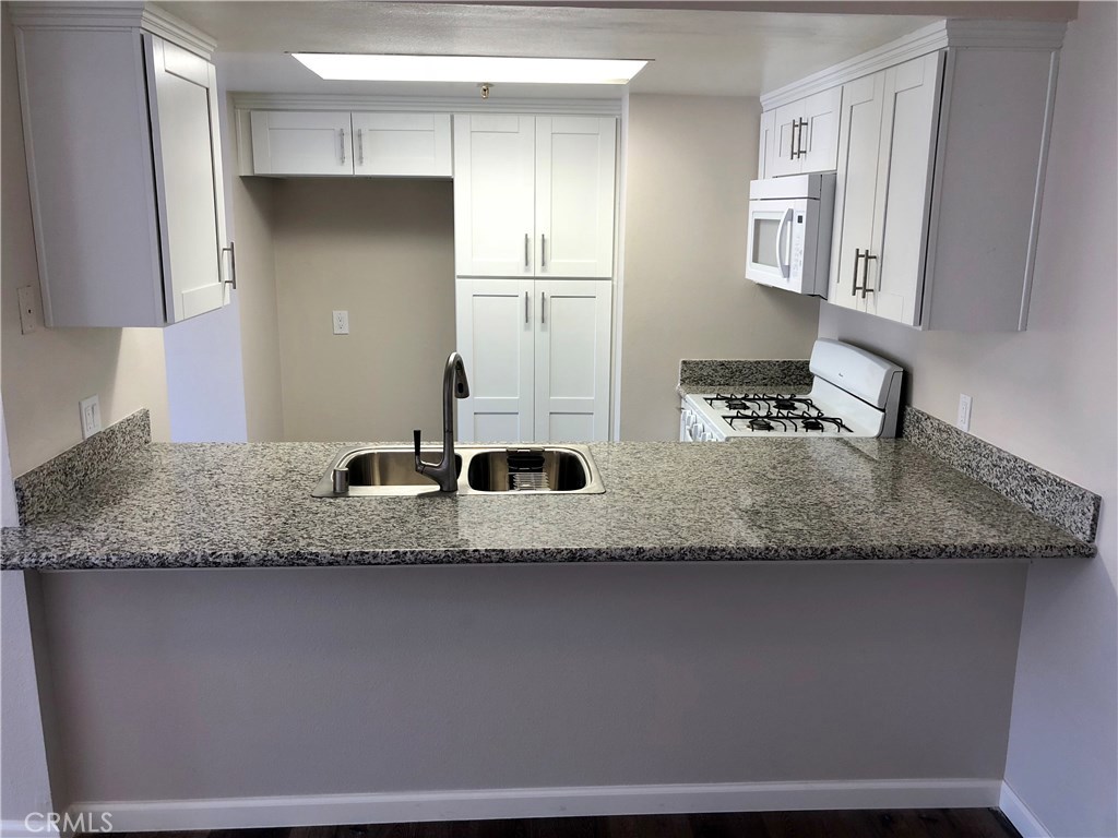 14082 Edwards Street, Unit 202 Westminster, CA 92683 - Photo 5 of 11