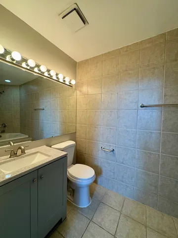 $306,000 | 20513 South Acorn Ridge Drive, Frankfort, IL 60423