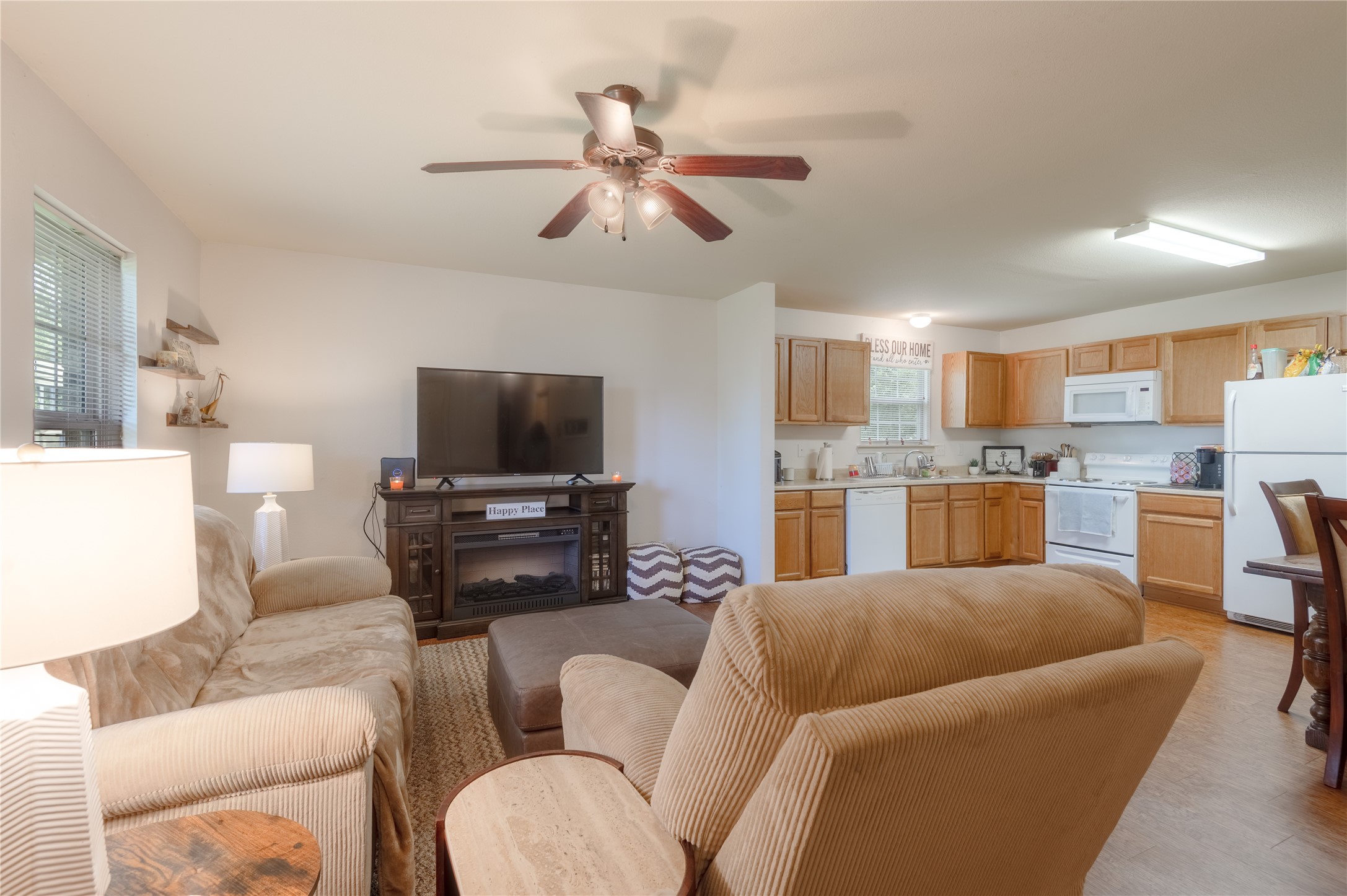 405 Peacock Path Trinity, TX 75862 - Photo 9 of 49