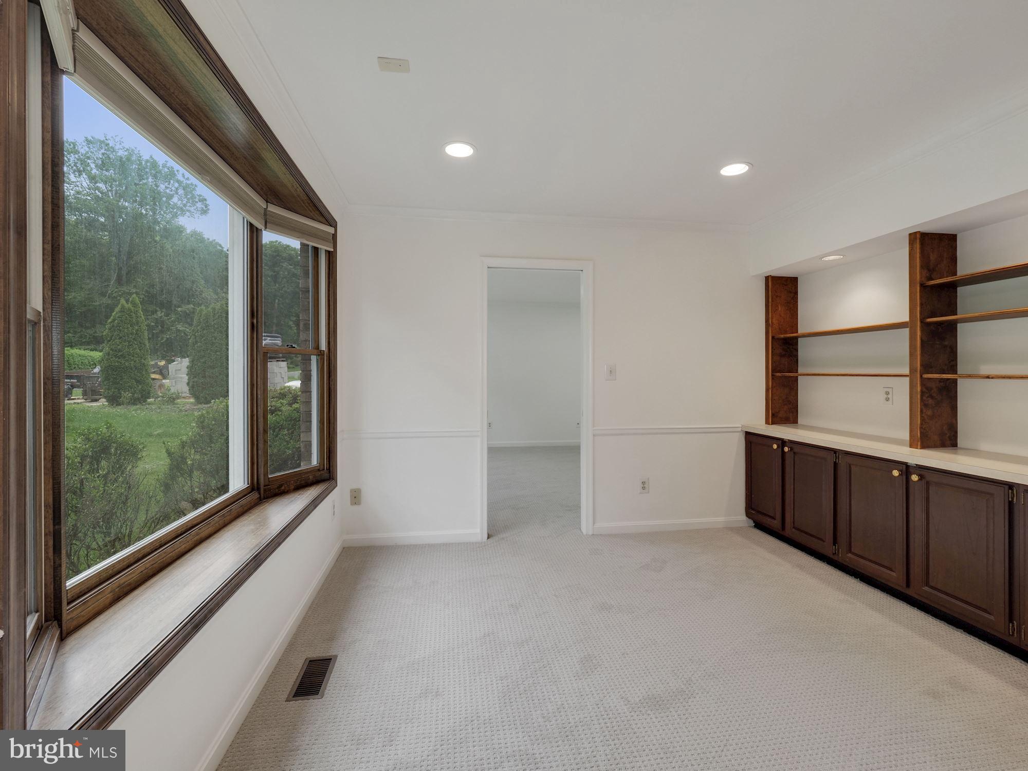 14700 Chesterfield Road Rockville, MD 20853 - Photo 20 of 44 First Floor Office/Den Open to Owners Suite