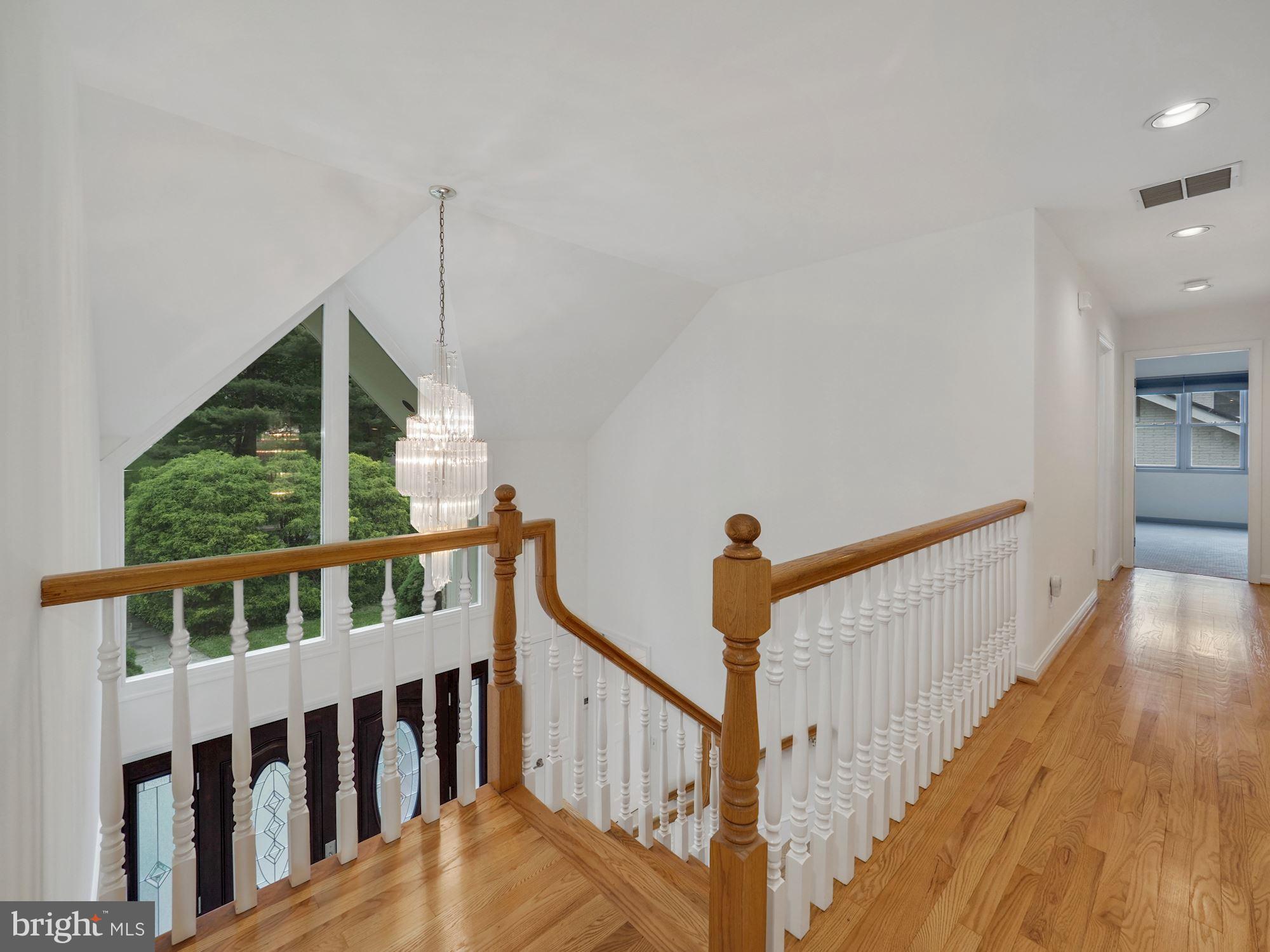 14700 Chesterfield Road Rockville, MD 20853 - Photo 26 of 44 Upper Level Hallway
