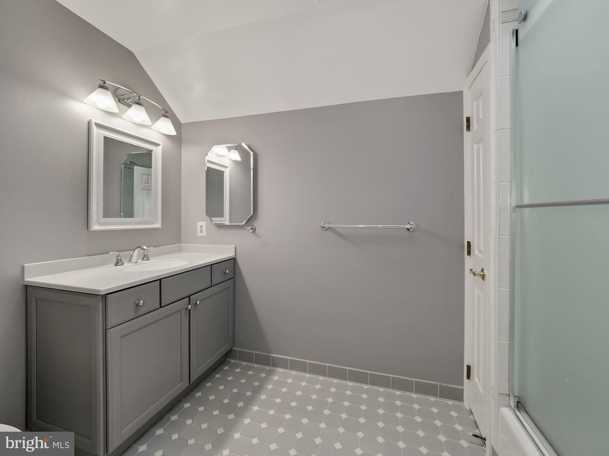 14700 Chesterfield Road Rockville, MD 20853 - Photo 28 of 44 Hall Bath