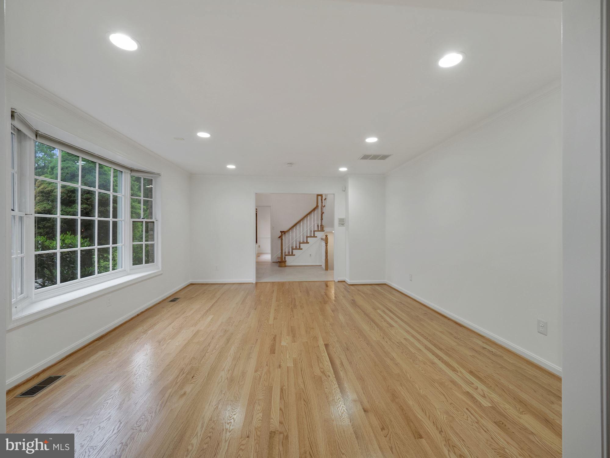 14700 Chesterfield Road Rockville, MD 20853 - Photo 6 of 44