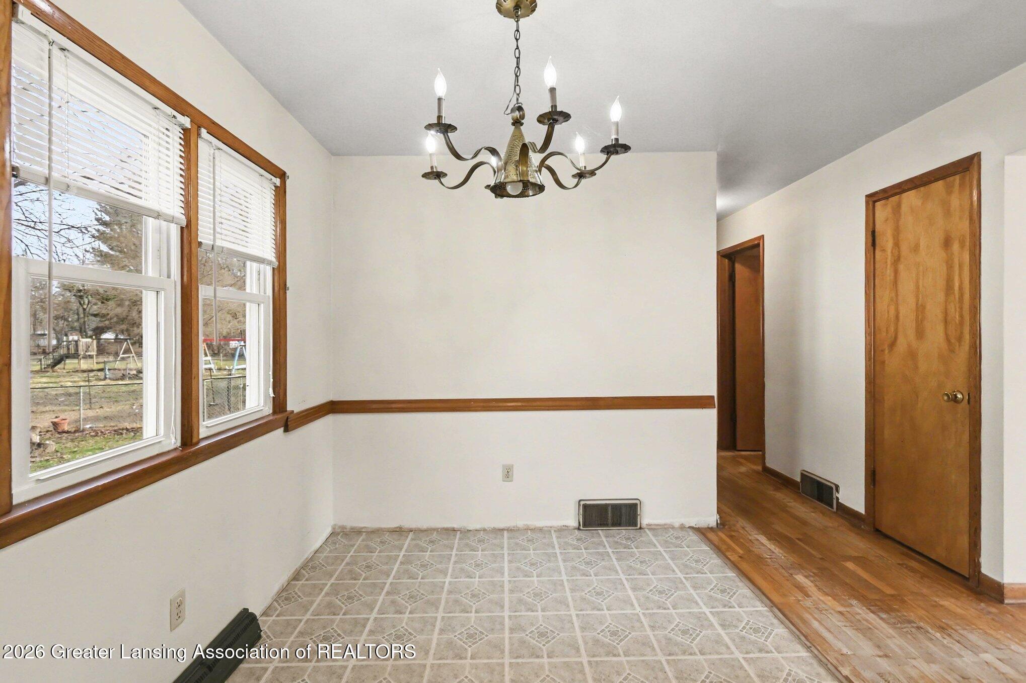 6253 Hilliard Road Lansing, MI 48911 - Photo 12 of 28 012_file_1597