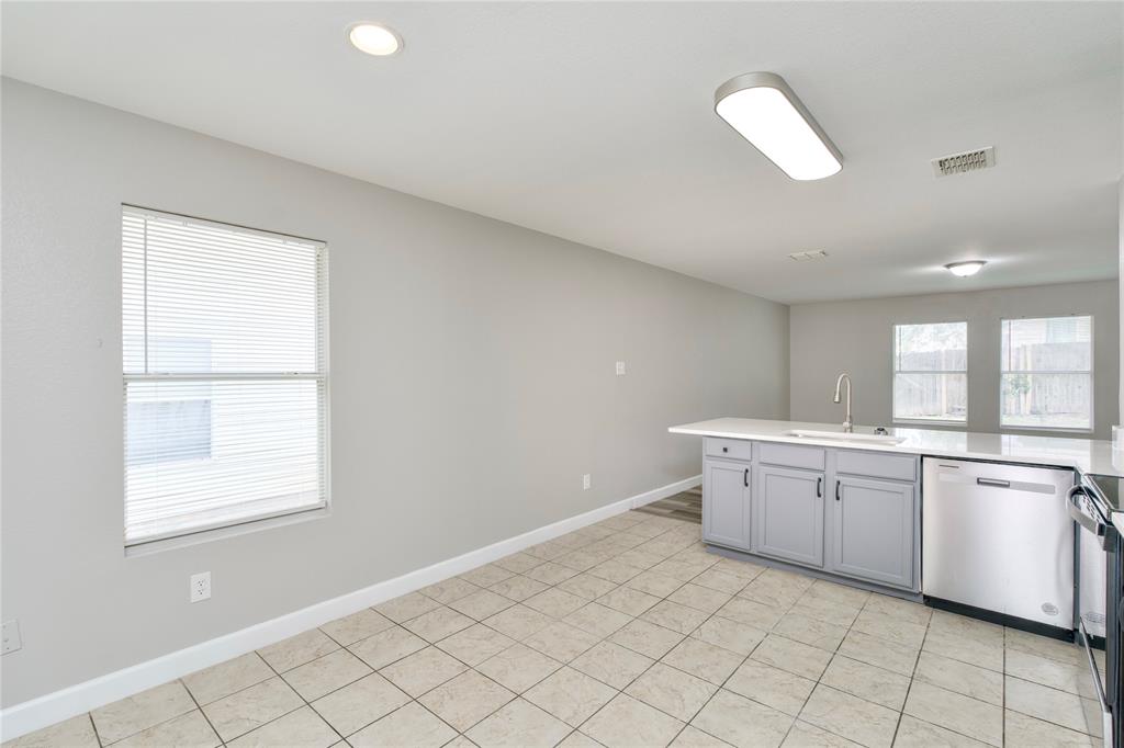 829 Santa Rosa Drive Fort Worth, TX 76052 - Photo 6 of 23