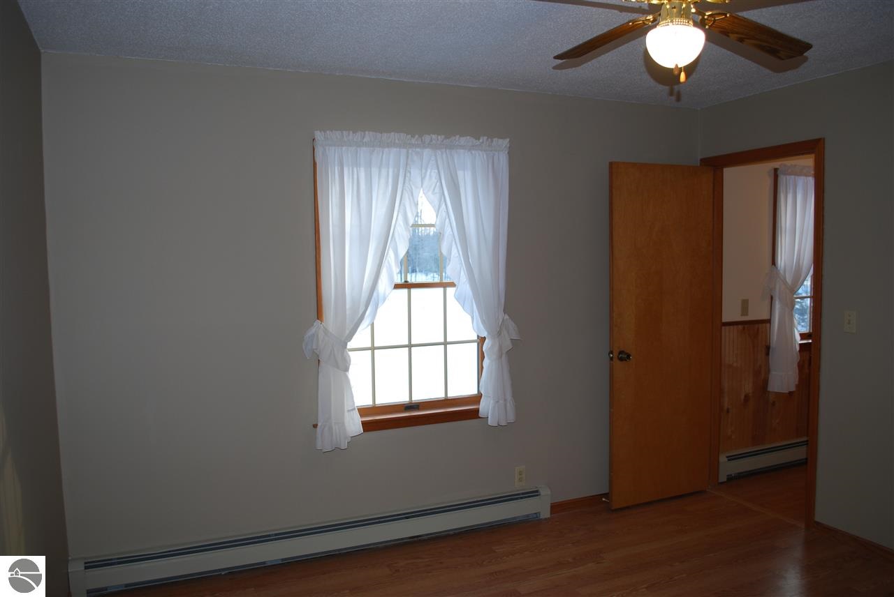 10757 Heather Ridge Road Traverse City, MI 49685 - Photo 21 of 35 1794395-20.JPG