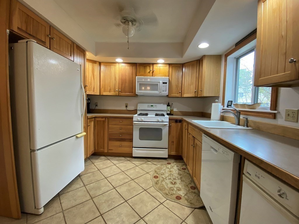 10 Hitching Post Road Amherst, MA 01002 - Photo 9 of 16 Gallery Image 9