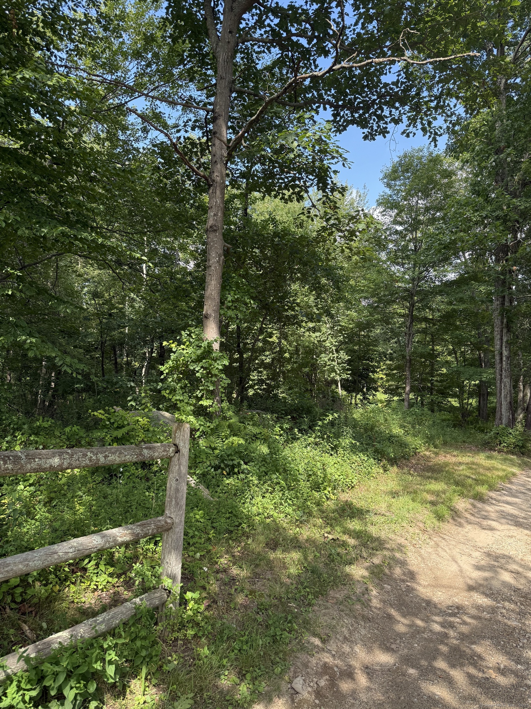 1394 North Road Killingly, CT 06241 - Photo 4 of 9