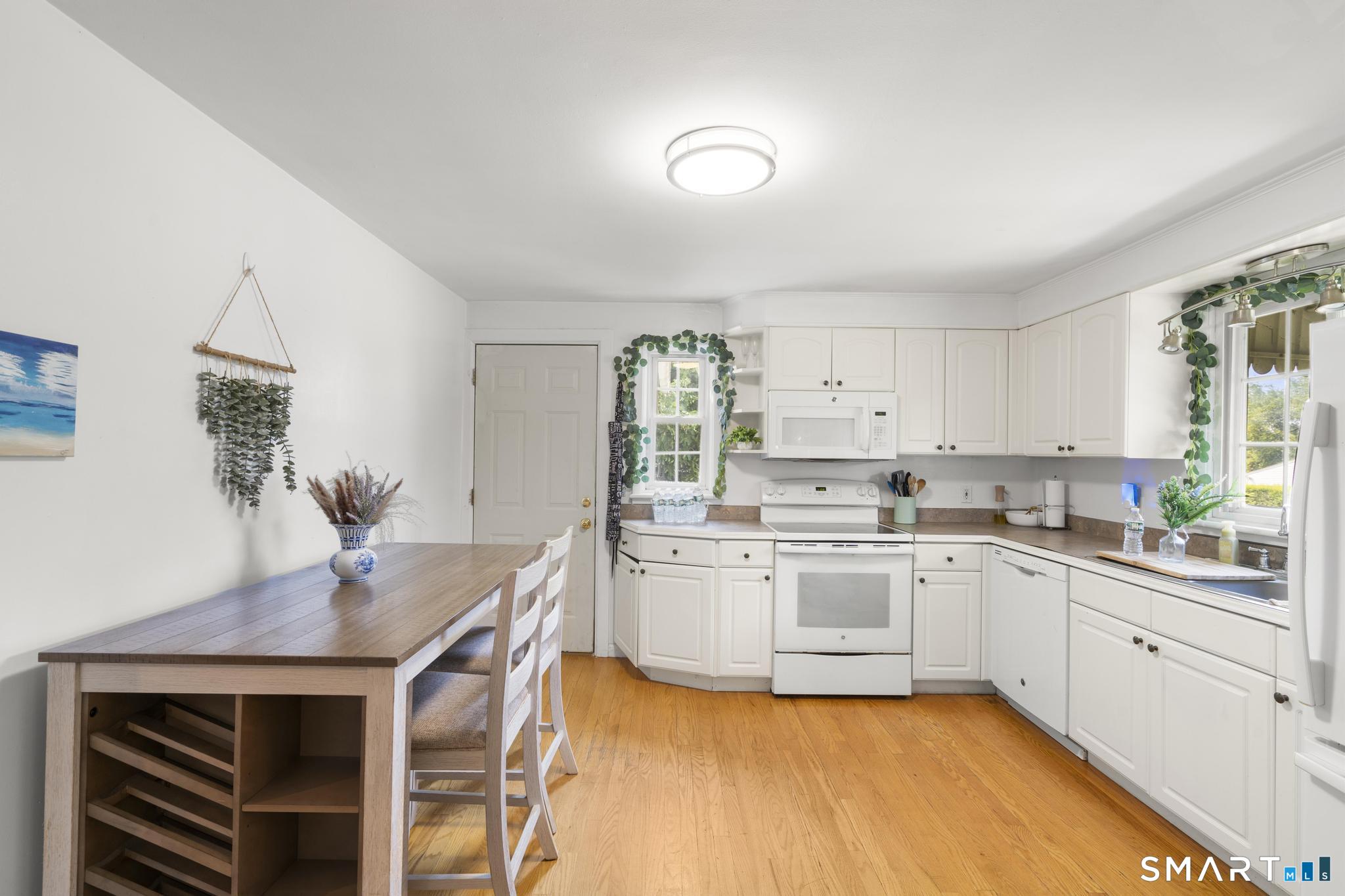 707 Oronoke Road Waterbury, CT 06708 - Photo 12 of 40 Gallery Image 12