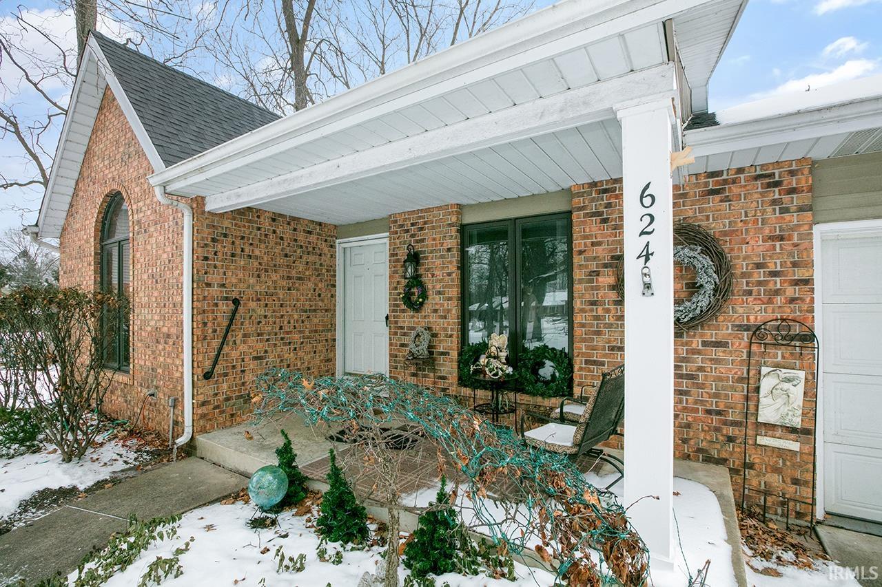 624 Rivers Edge Court Mishawaka, IN 46544 - Photo 2 of 26