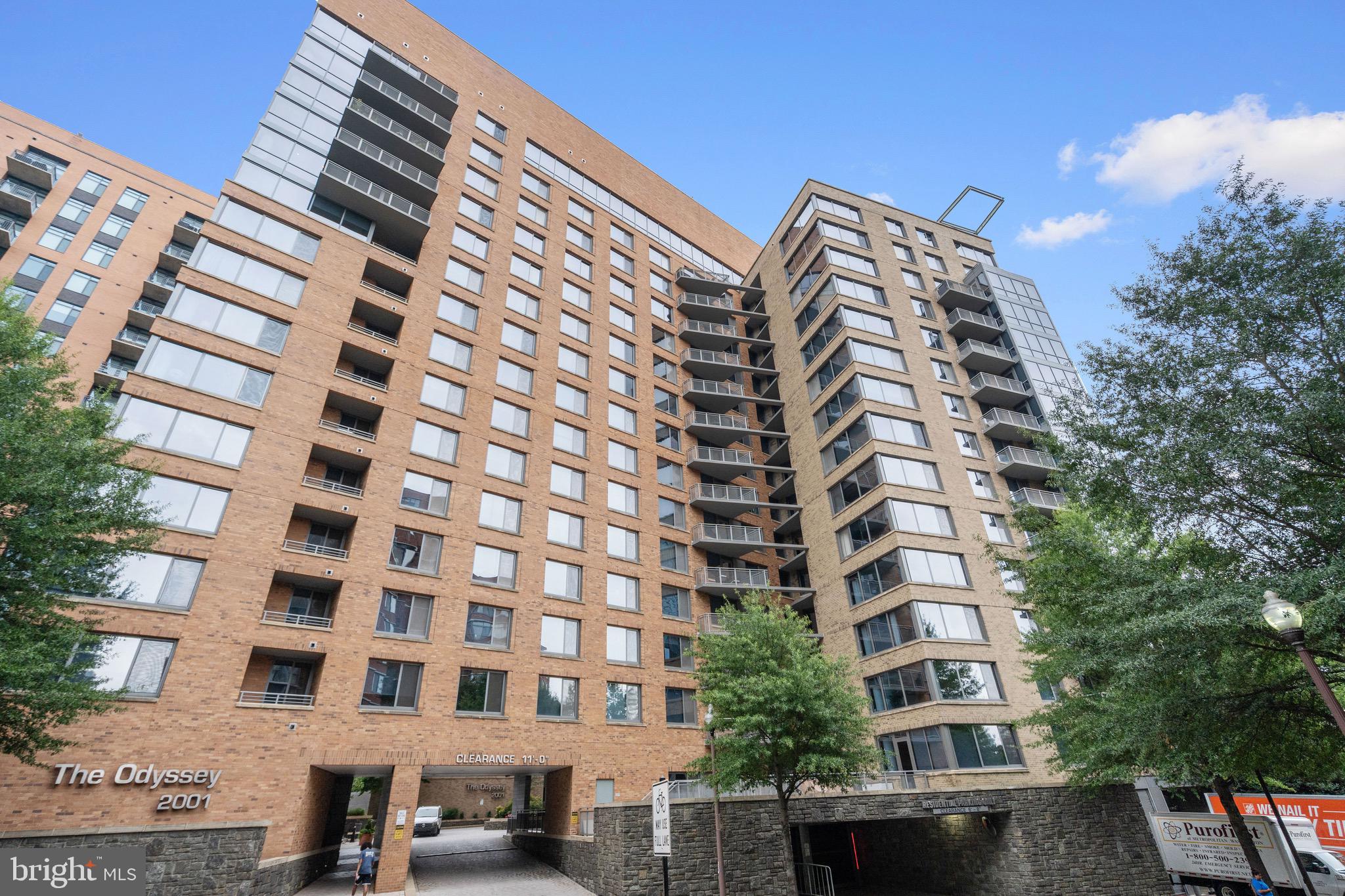 2001 15th Street North, Unit 306 Arlington, VA 22201 - Photo 6 of 54 a front view of a building