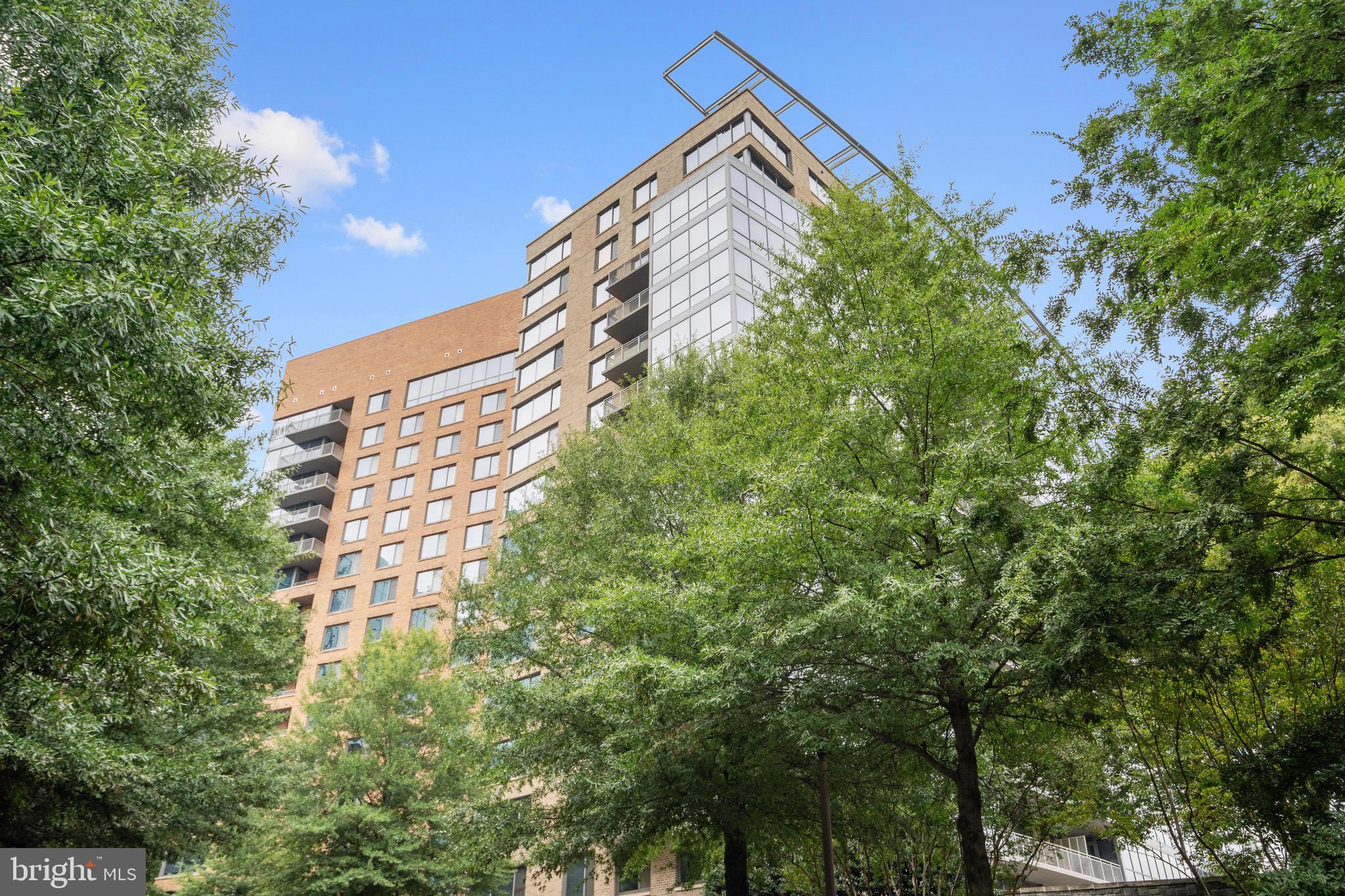 2001 15th Street North, Unit 306 Arlington, VA 22201 - Photo 7 of 54 a view of a tall building