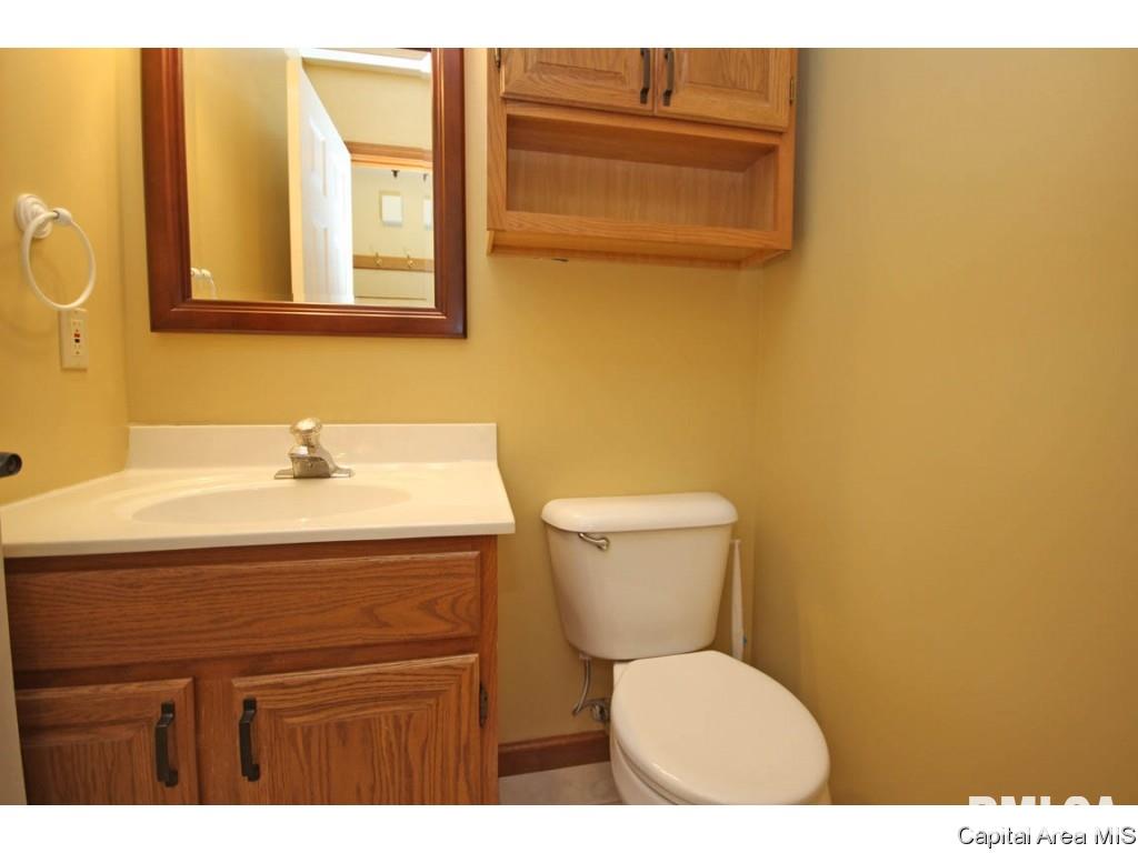 1404 Azalea Court Springfield, IL 62712 - Photo 13 of 36