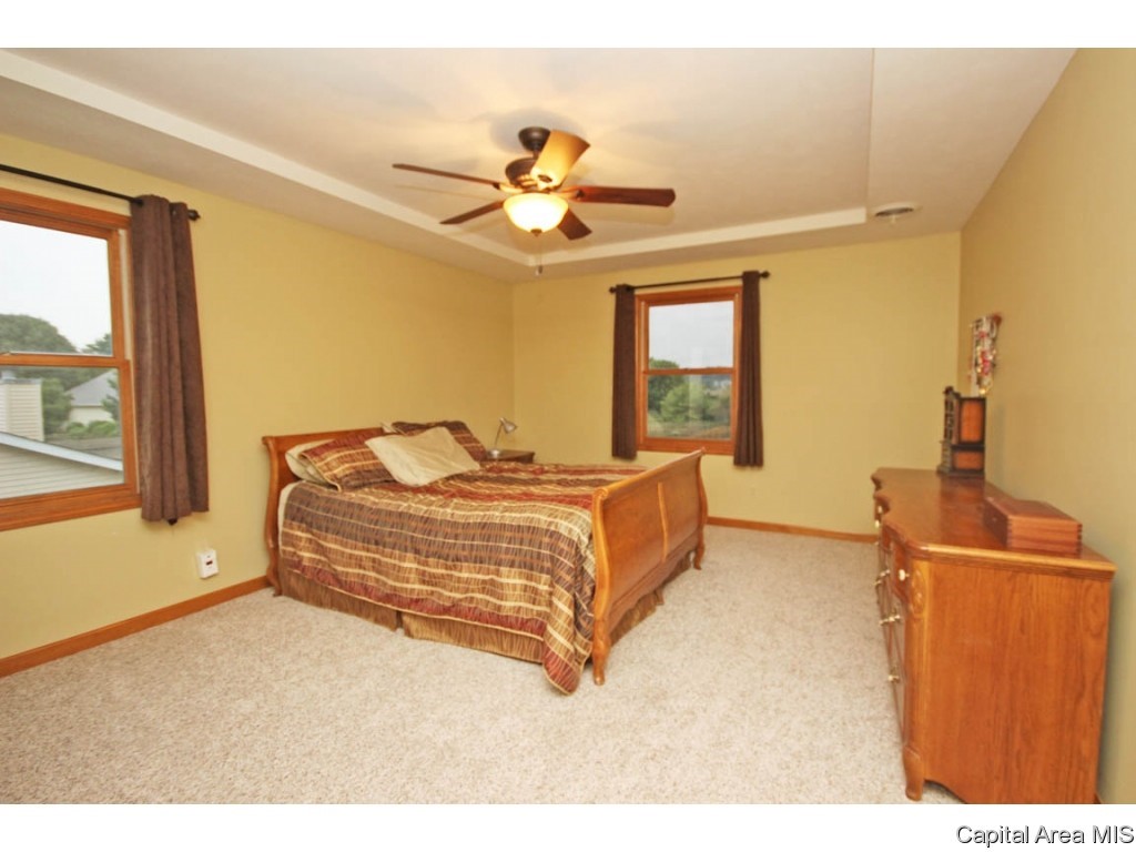 1404 Azalea Court Springfield, IL 62712 - Photo 14 of 36