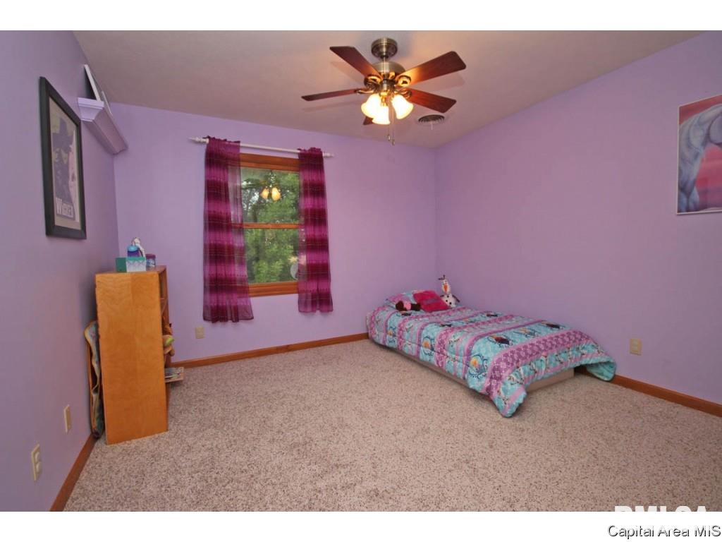 1404 Azalea Court Springfield, IL 62712 - Photo 24 of 36