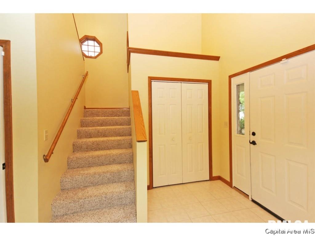 1404 Azalea Court Springfield, IL 62712 - Photo 3 of 36