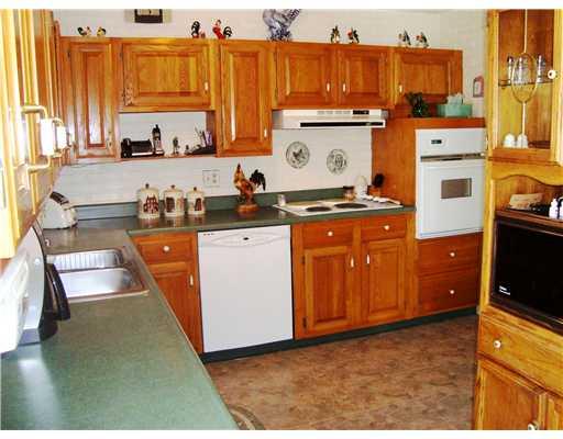 640 Deerfield Road Washington, PA 15301 - Photo 6 of 18 Kitchen.