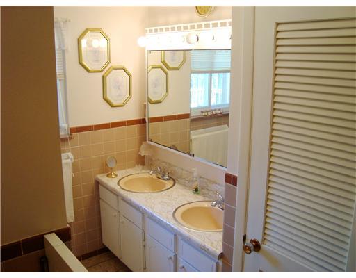 640 Deerfield Road Washington, PA 15301 - Photo 8 of 18 Other. Main bathroom. This bathroom connects directly to the master bedroom as well as to the hallway.